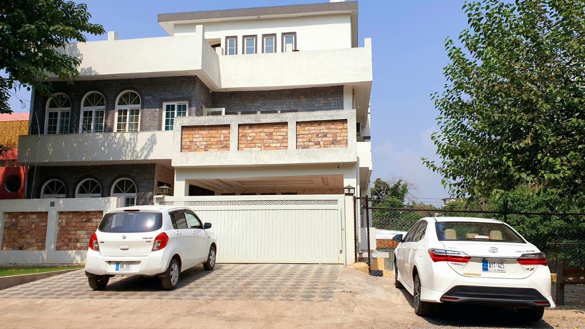 Royal Blue Inn House - Housity