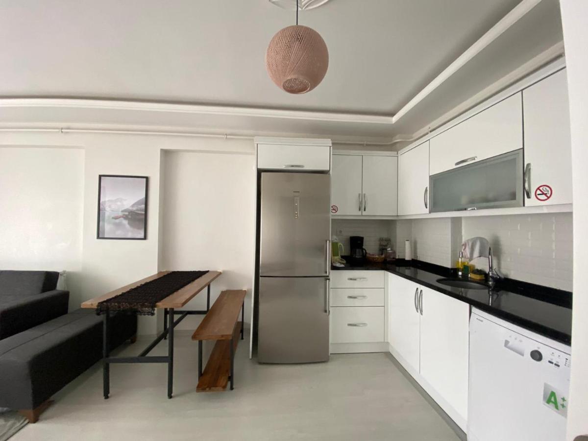 Lovely House with Balcony near Lake in Sapanca - Housity