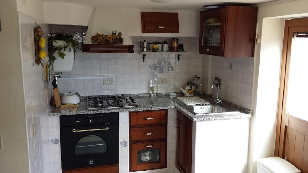 Two rooms on the Tuscan hills just 11 km from the sea price crisis - Housity