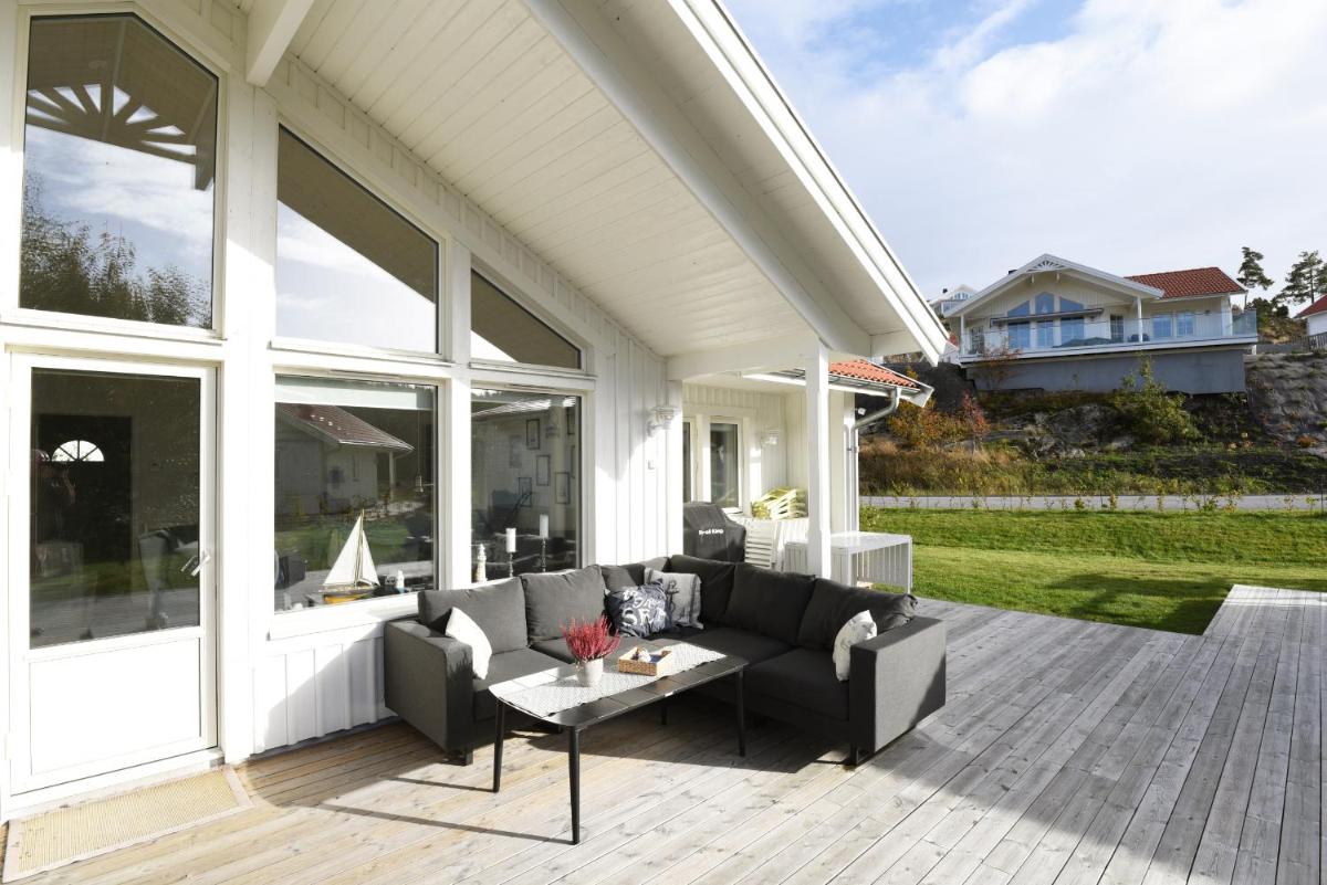 Nice cottage close to Iddefjorden, Strömstad - Housity