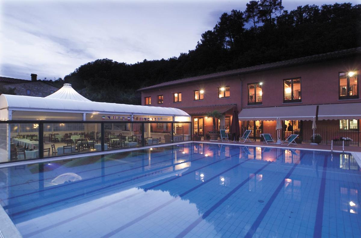 Hotel Lago Verde - Housity