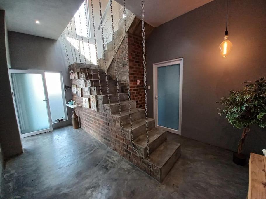 Superb two bed home oozing character and ambience. - Housity