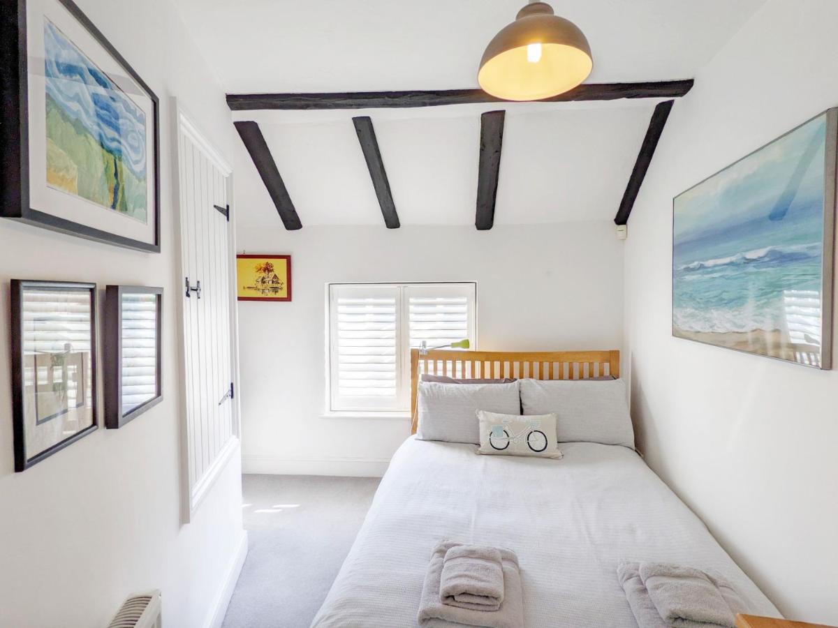 Baytree Cottage, Walberton - Housity
