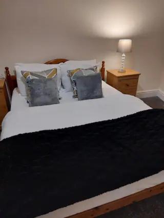 Entire two bedroom house in penrith - Housity
