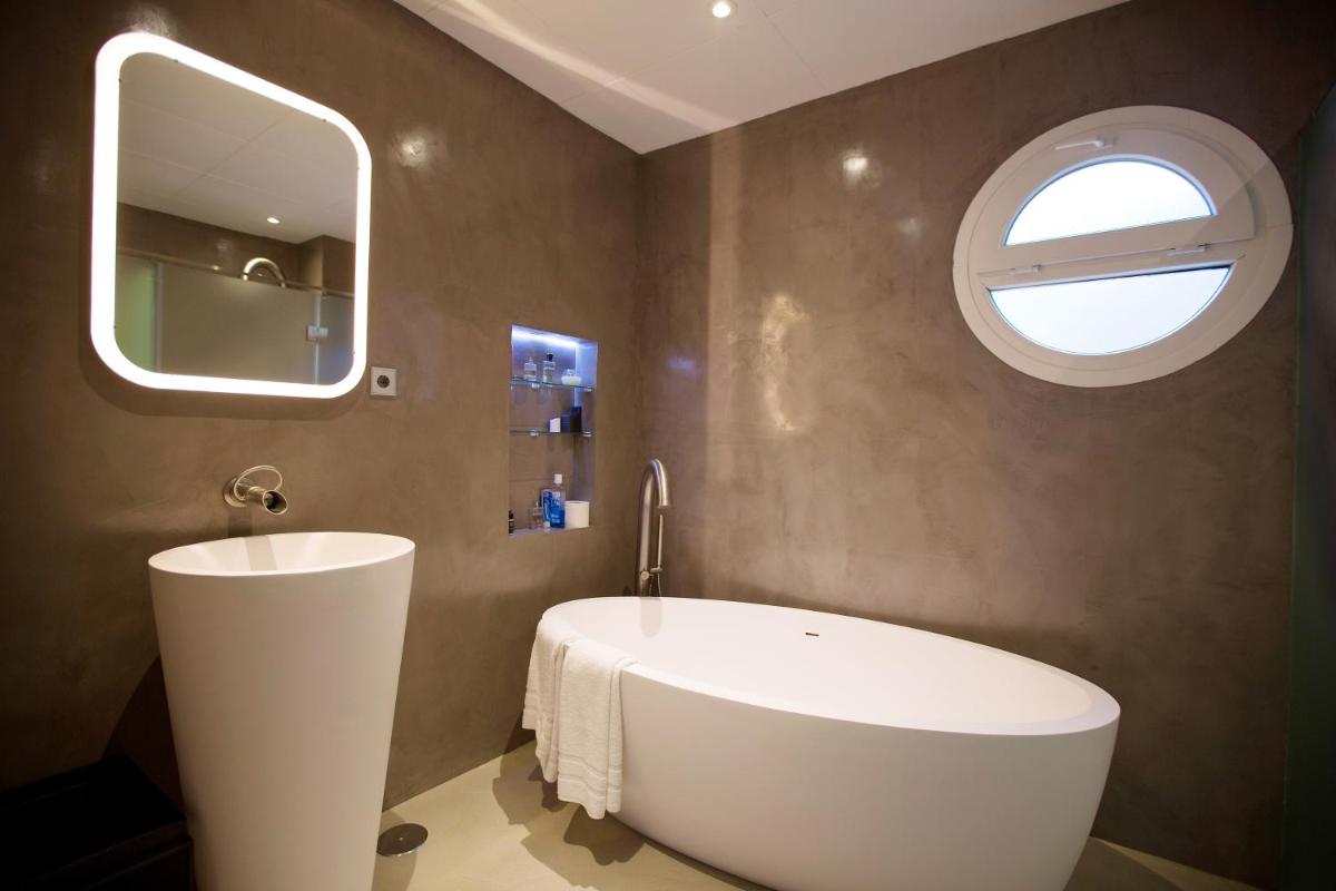 Un baño de Ama Islantilla Resort