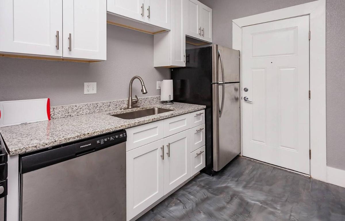 Perfect 2 bedroom Getaway near downtown - Housity