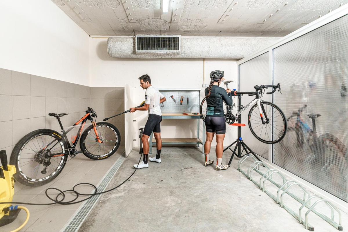 Andar de bicicleta em Hotel Dom Goncalo & Spa ou nos arredores