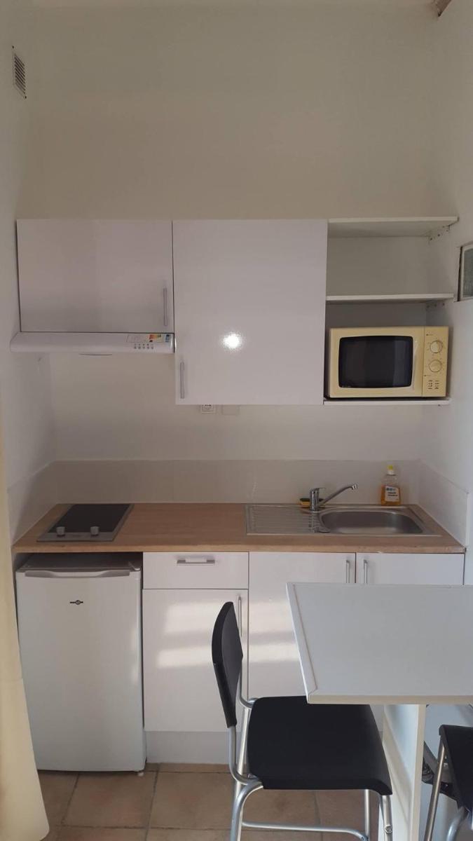 Studio 2 personnes vue marais salant parking et terrasse proche commodité - Hizvo