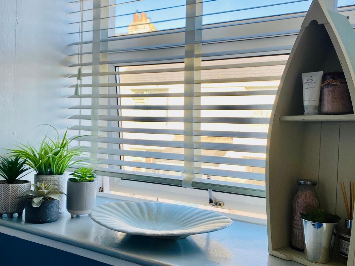St Ives Balcony Flat TreCar - Housity
