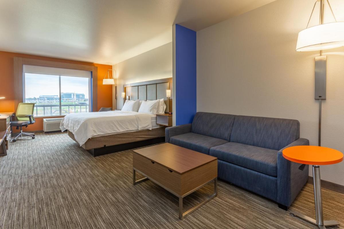 Holiday Inn Express Rockford-Loves Park by IHG - Housity