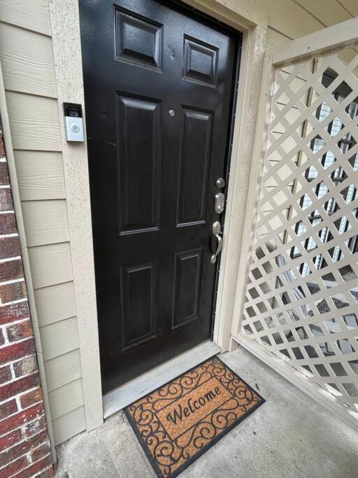 Home Away From Home-Cozy 2 BDRM Condo/Med Cntr/NRG - Housity