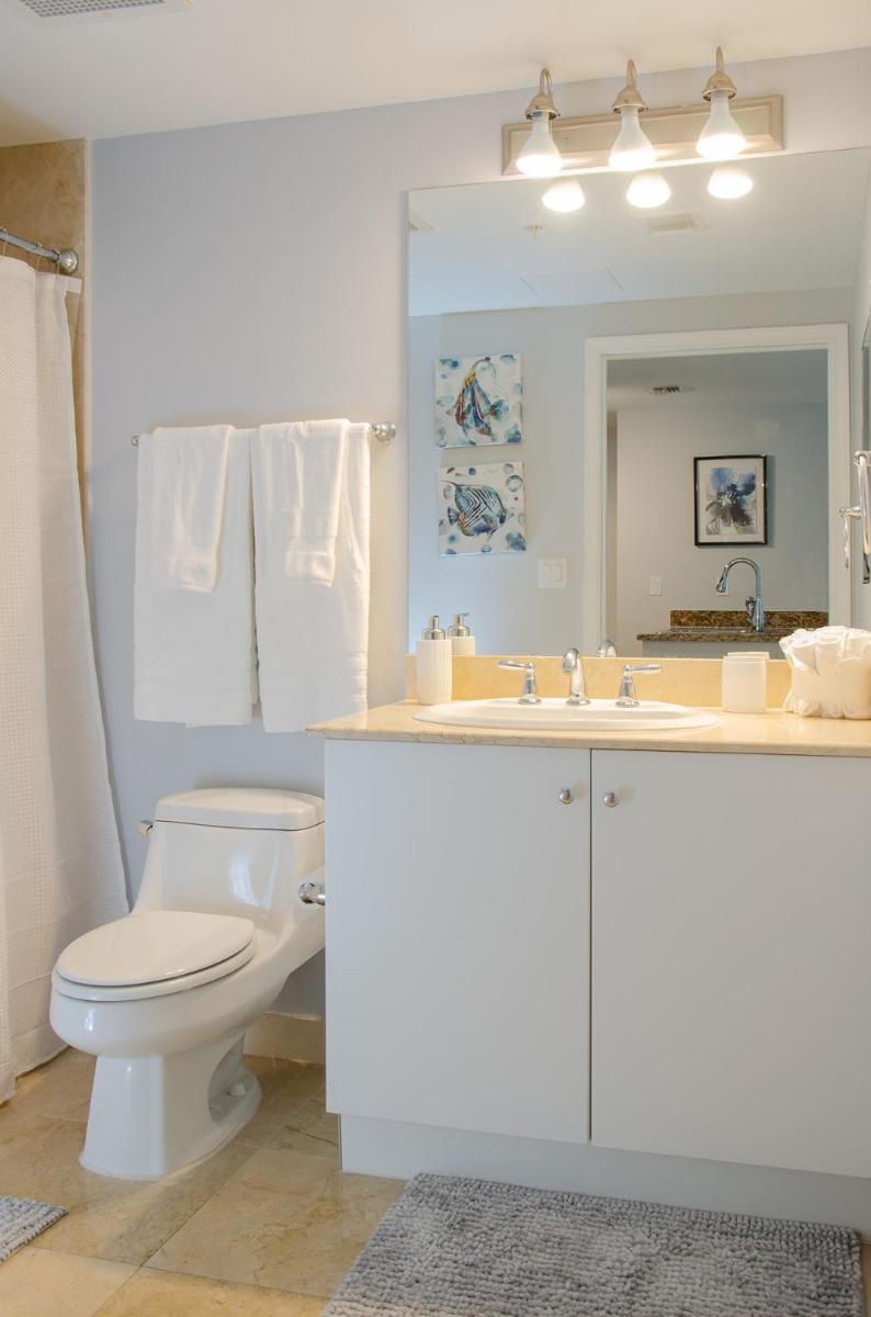 Luxury 1BD Apartment in Casa Costa - Housity