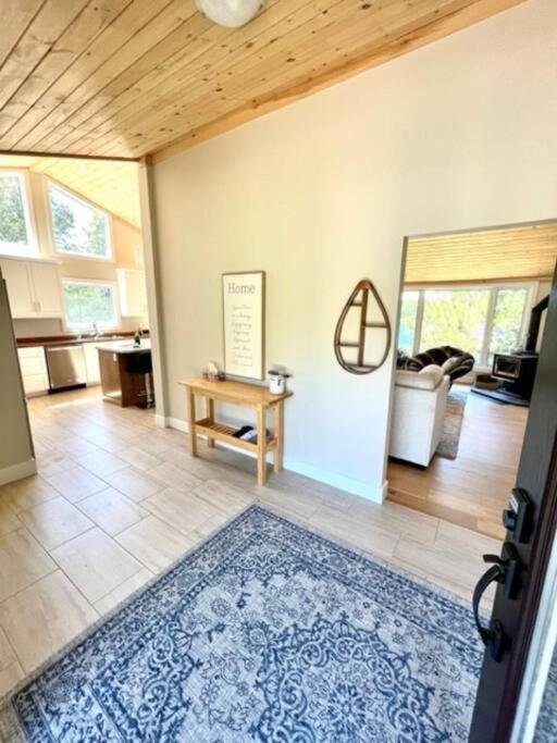 Lohi Lake House - Housity