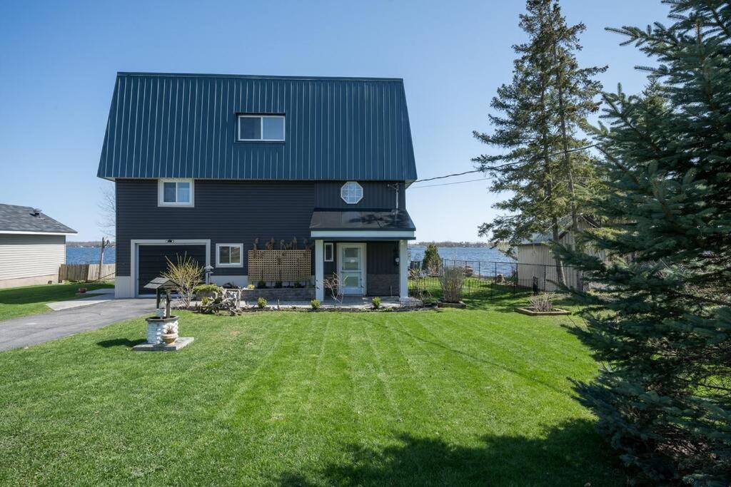 Grand Oasis Napanee - Housity