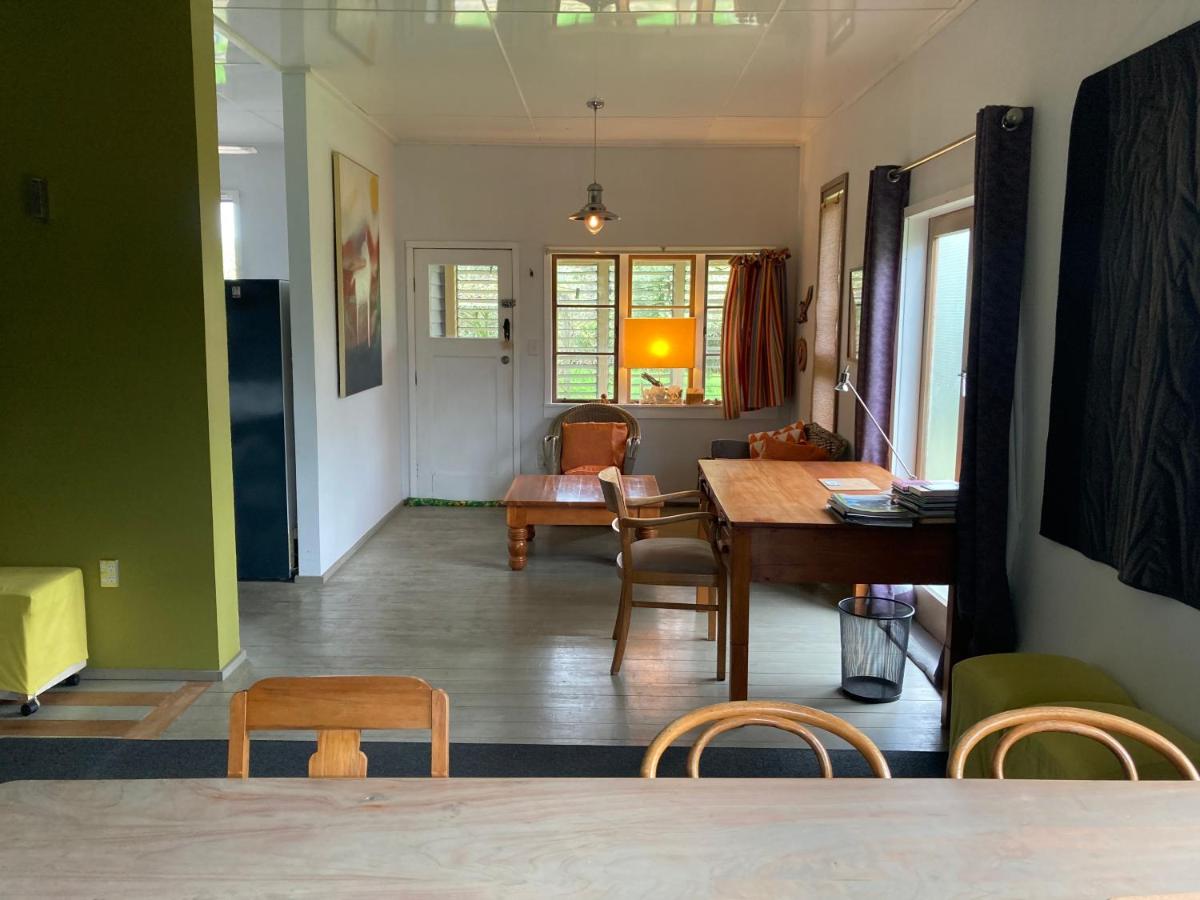 2 bedroom riverfront house - Housity