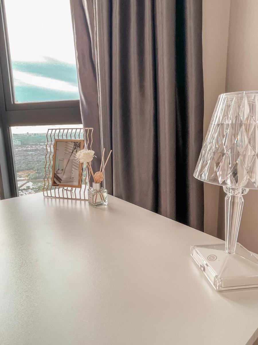 [Starry Homes @ Green Haven] 2Beds 2Bath+Pool View - Housity
