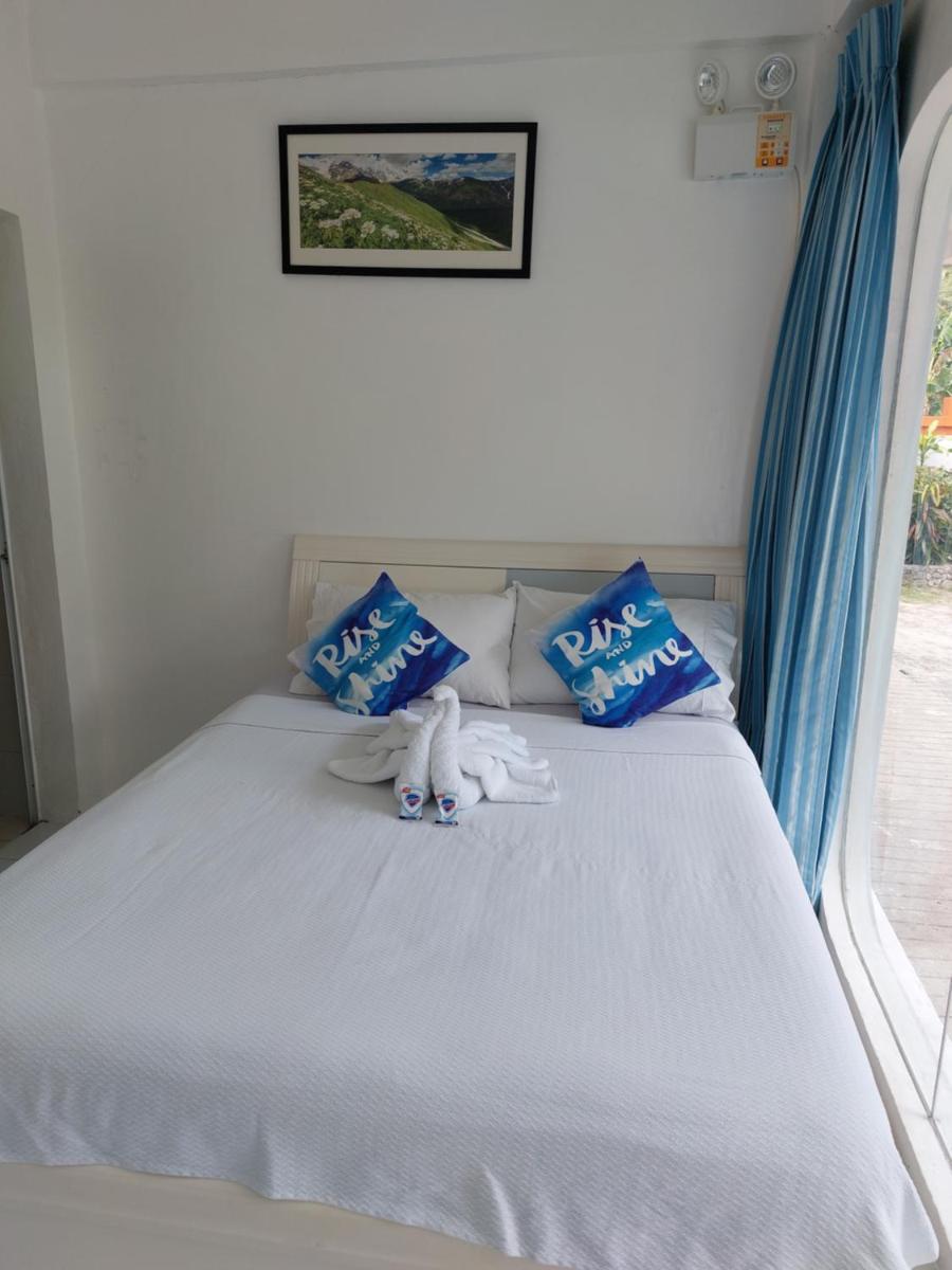 RRJ's BEACH RESORT - Housity
