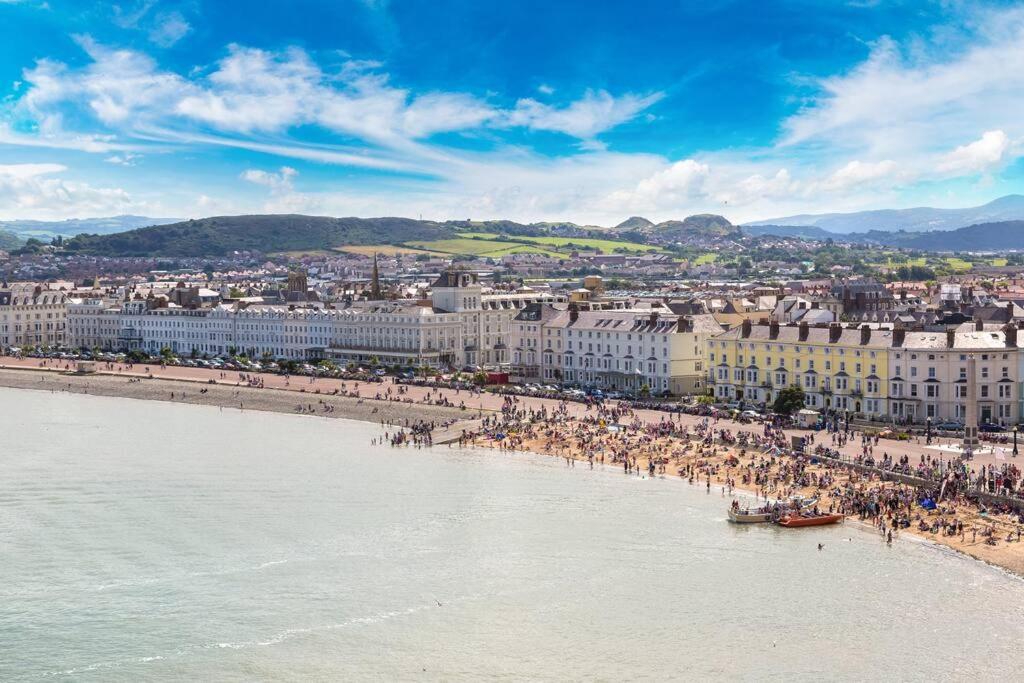 Oakhurst Boutique Apartment Llandudno - Housity