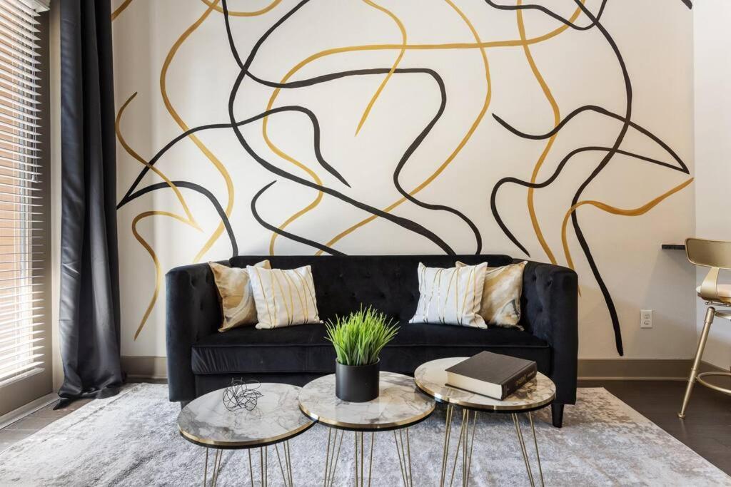 Downtown Houston Luxury Apartment - Housity