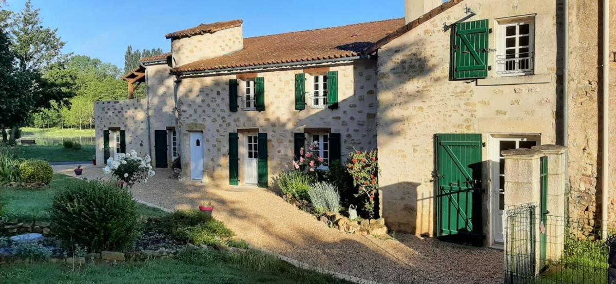 Domaine de la Basse Bobinière - Gîte et Chambres d'hôtes - Housity