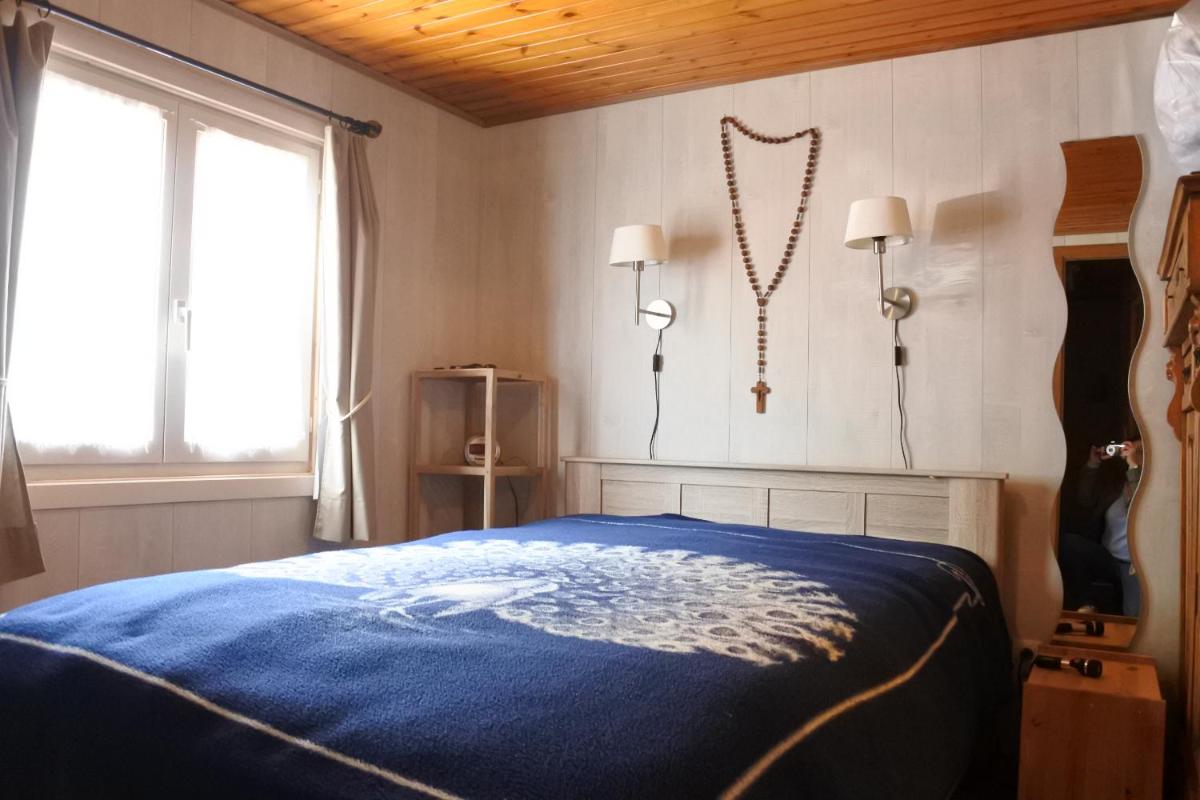 Charming holiday chalet located in a private estate with fenced garden - Housity