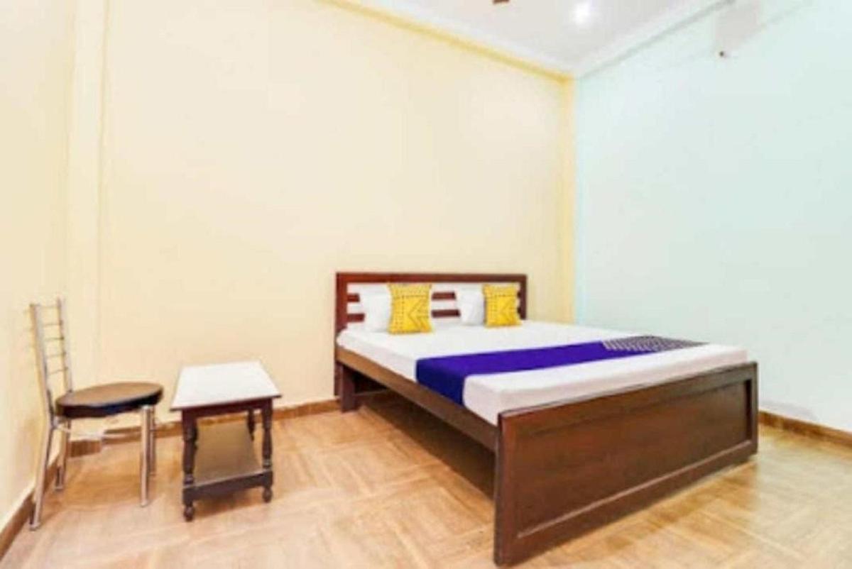 Suitetrails - Shree Lodge, Ayodhya