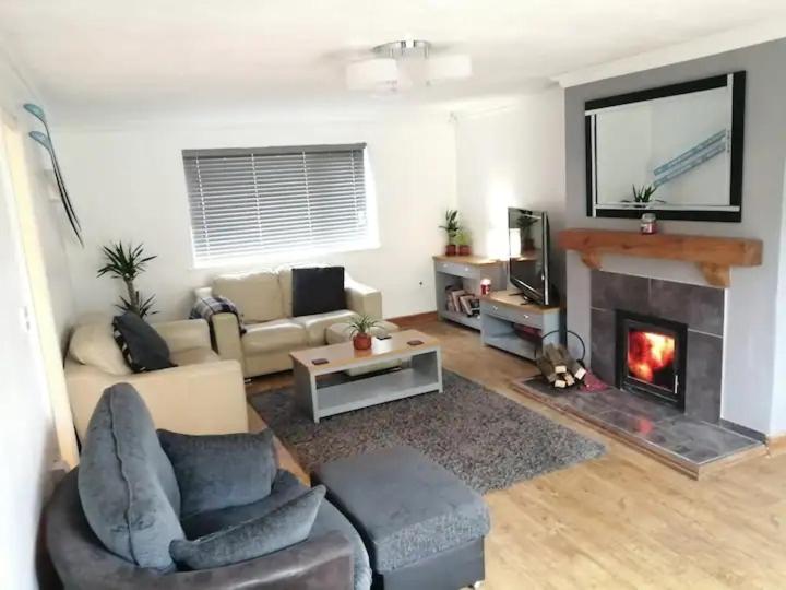 Lake District Cottage, Good Access, Dogs, Hot tub - Housity