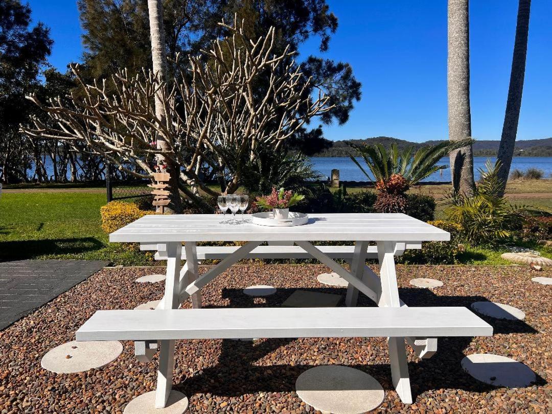 Stunning Waterfront Views 4BR in Idyllic Saratoga - Housity