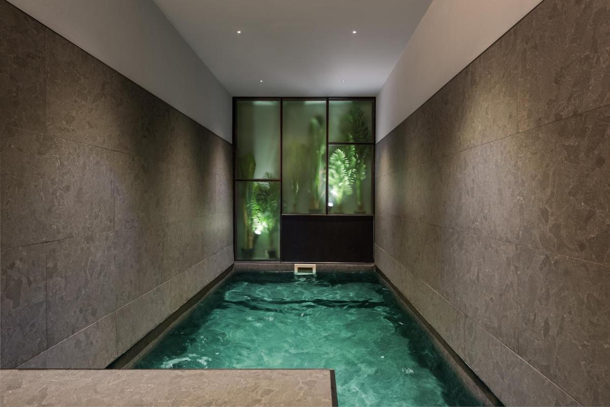 Muralla Sevilla Suites By Lola - Housity