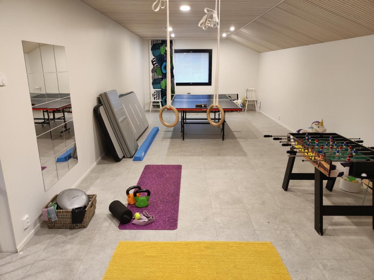 Suitetrails - Large House with personality and calming view