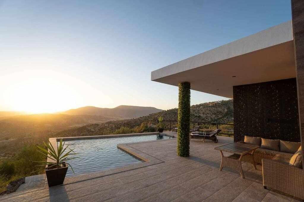Villa Fahrenheit - Housity