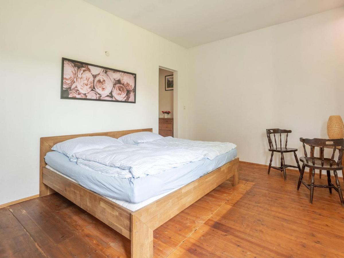 Big apartment in Bad Loipersdorf on a farm near F rstenfeld - Housity