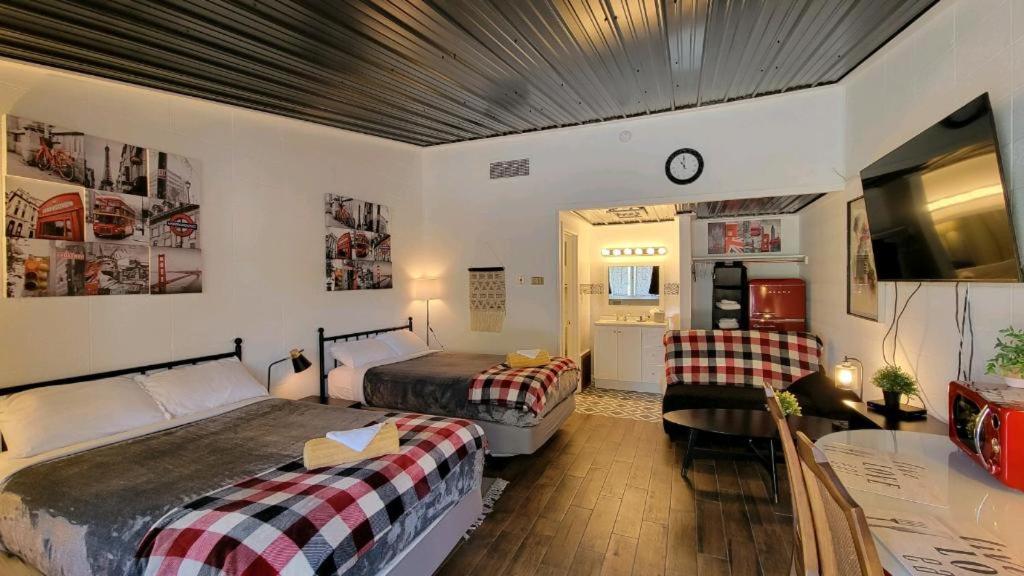 Sussex Motel - Housity