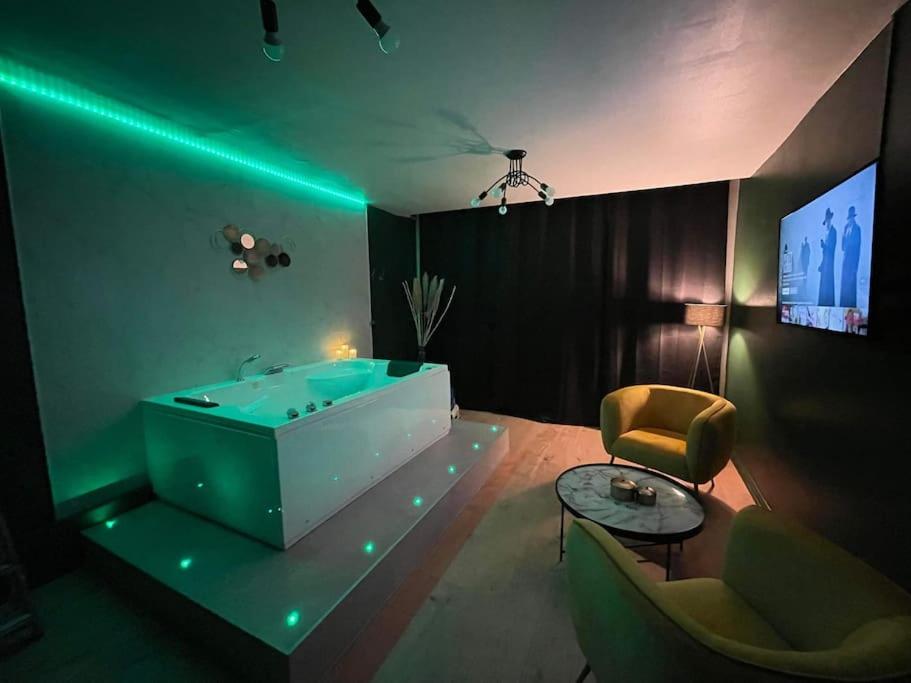 Spa & Detente - Cinéma - Netflix - Hyper Centre - Housity