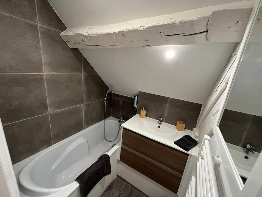 Suitetrails - Appartement avec terrasse en plein cœur de Vernon