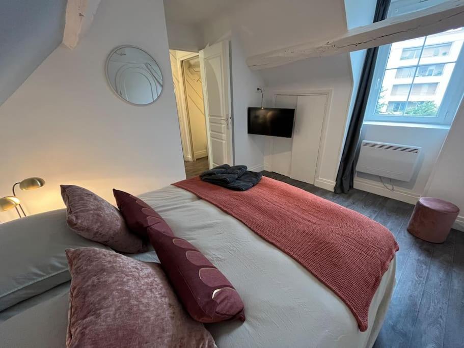 Appartement avec terrasse en plein cœur de Vernon - Housity