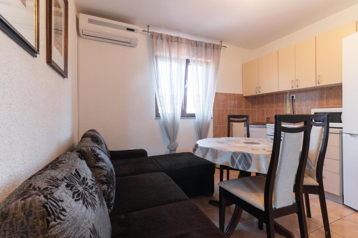 Beachfront apartments Calm Sea - Housity