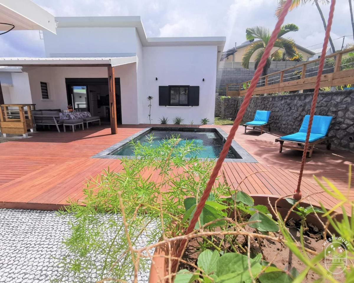Suitetrails - 4 star villa heated swimming pool pool house