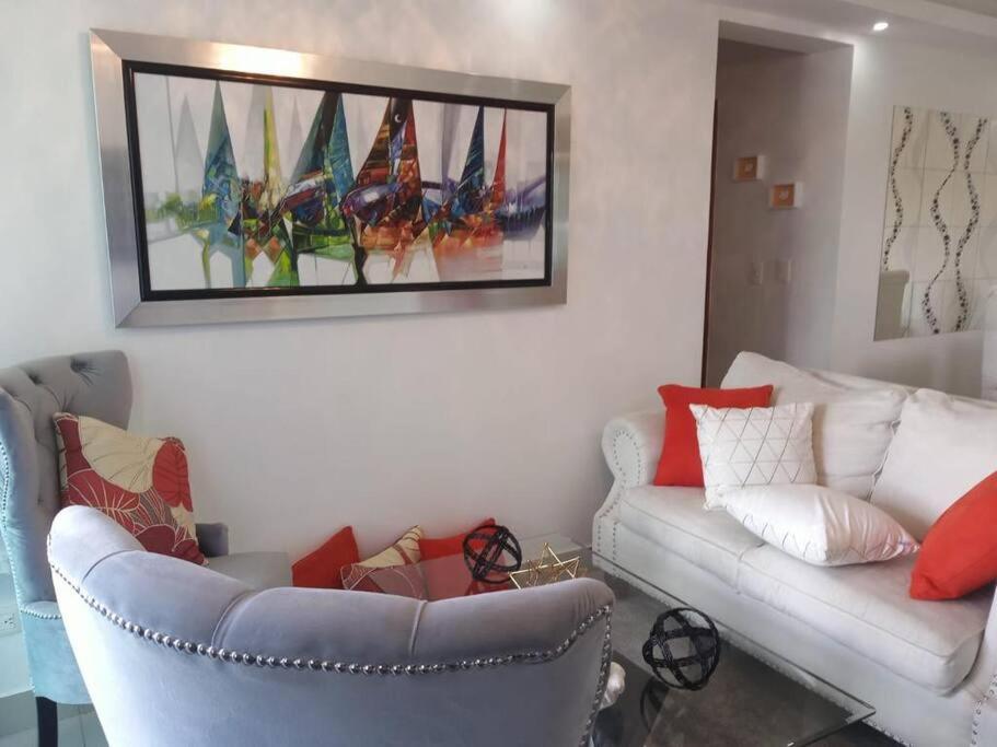 Suitetrails - Heaven On Earth: Luxury Apartment In The Best City