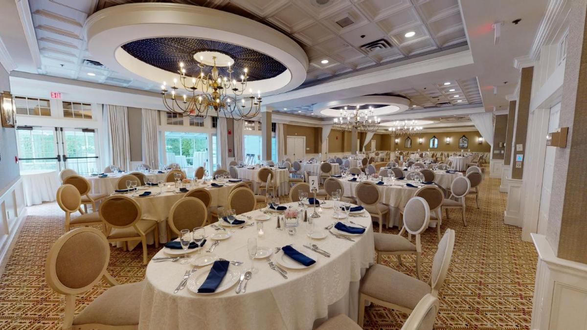 The Simsbury Inn - Housity