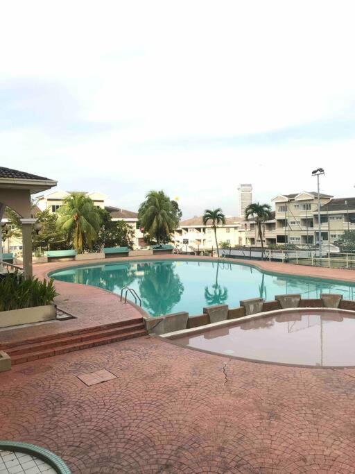 The Nest - Cozy 3-Bedroom Condo, Shah Alam - Hizvo