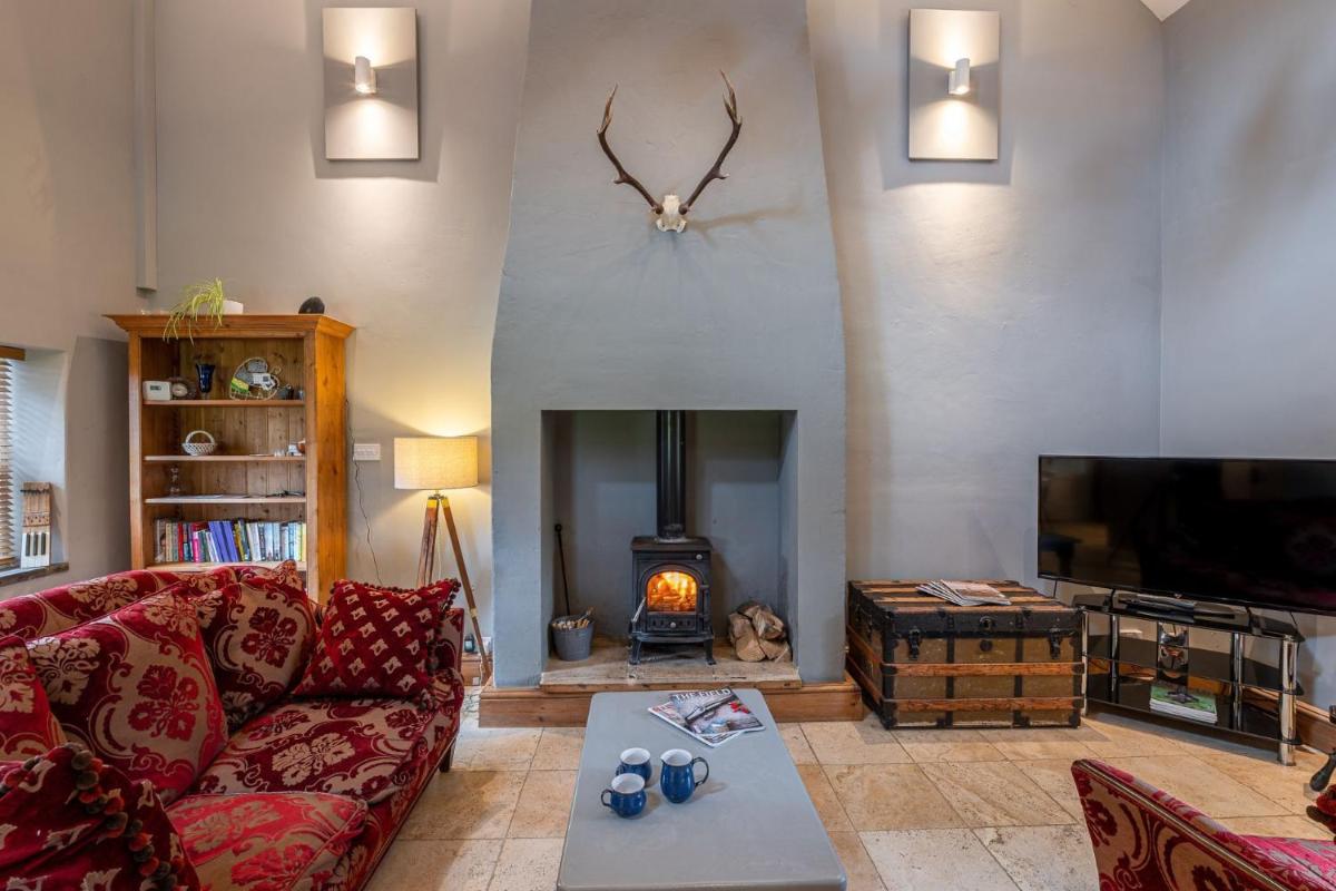 Waterside Cottage - Housity