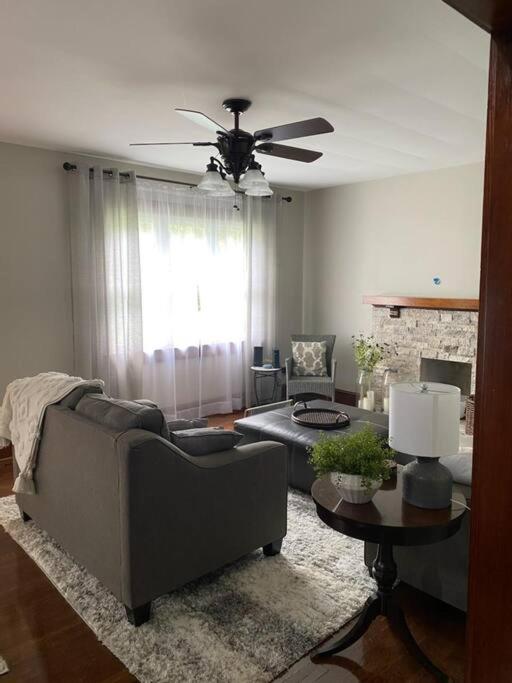 Buston House - Housity