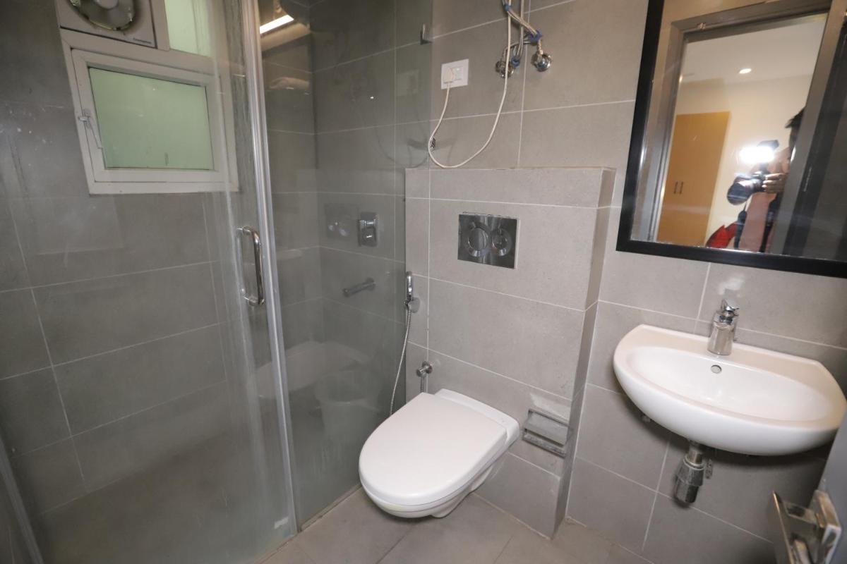 Qotel IP Residency Anand Vihar - Housity
