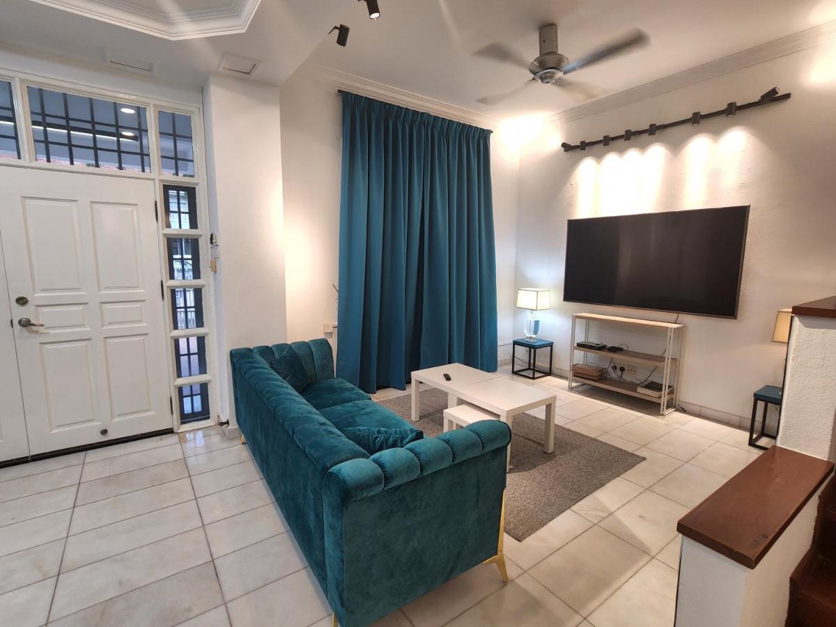 Solok Burma Vacation Home @ Gurney Penang - Housity