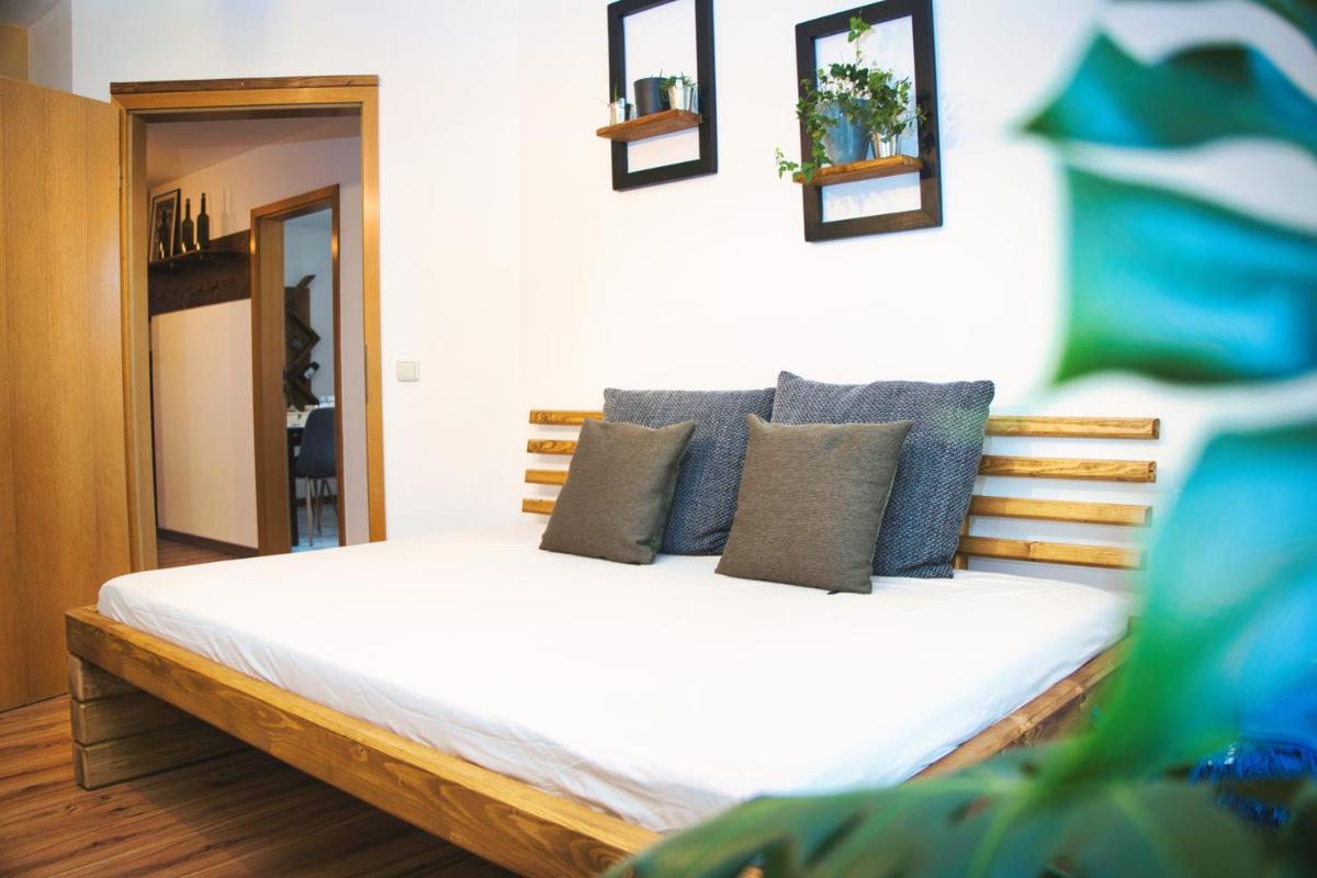 Apartment Bavaria - Zentral mit Stellplatz, Küche & Netflix - Housity