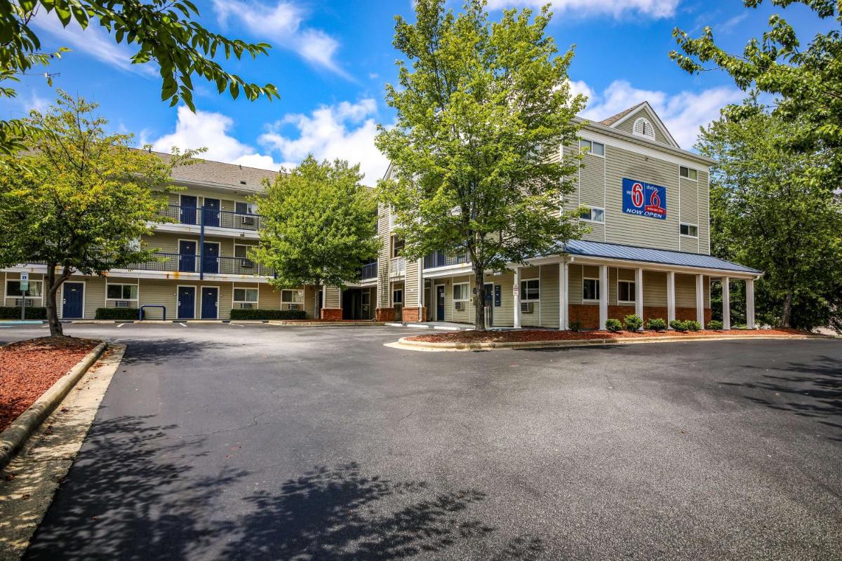Motel 6-Greensboro, NC - I-40 - Housity