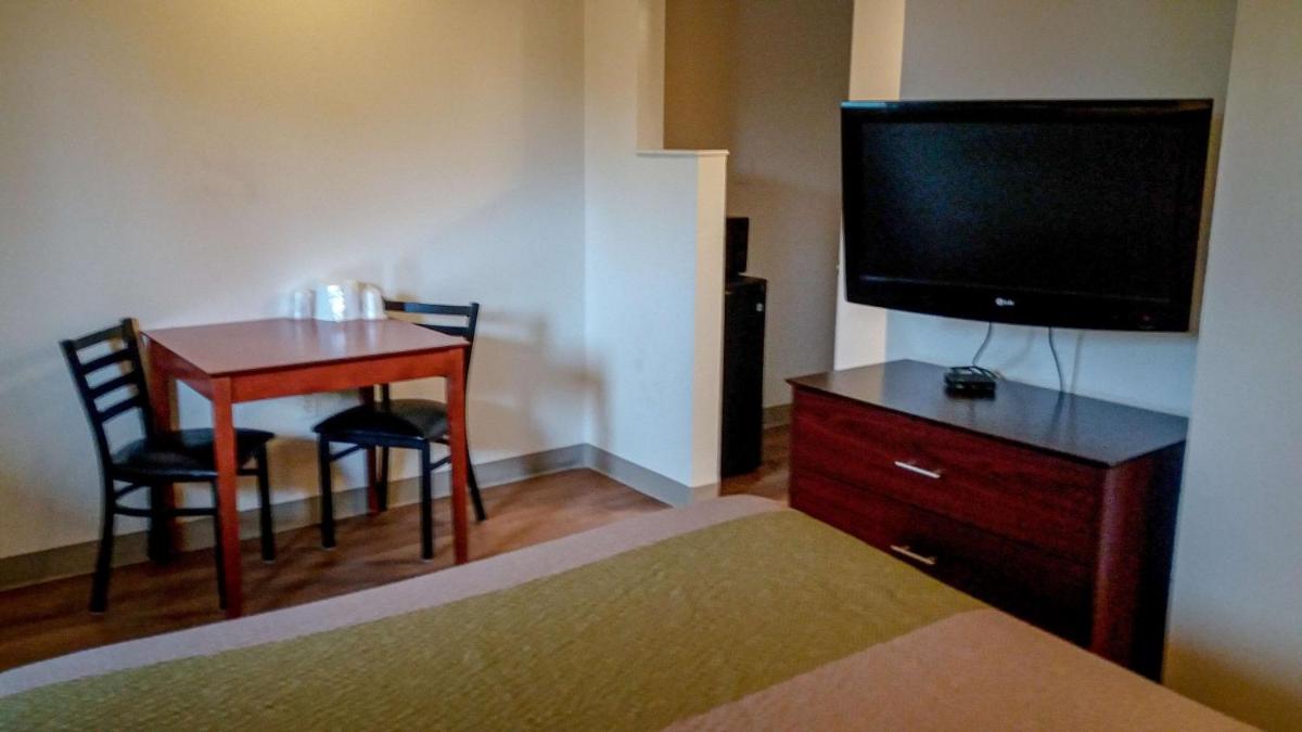 Motel 6-Greensboro, NC - I-40 - Housity
