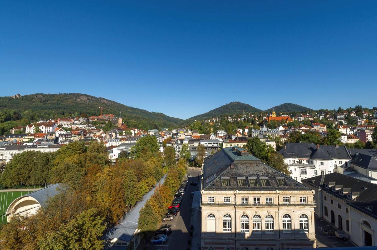 Ein allgemeiner Bergblick oder ein Berglick von des Hotels aus