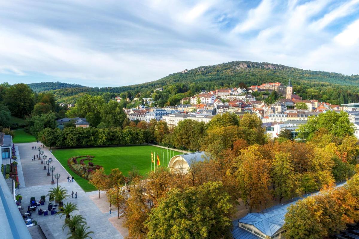 Ein allgemeiner Bergblick oder ein Berglick von des Hotels aus